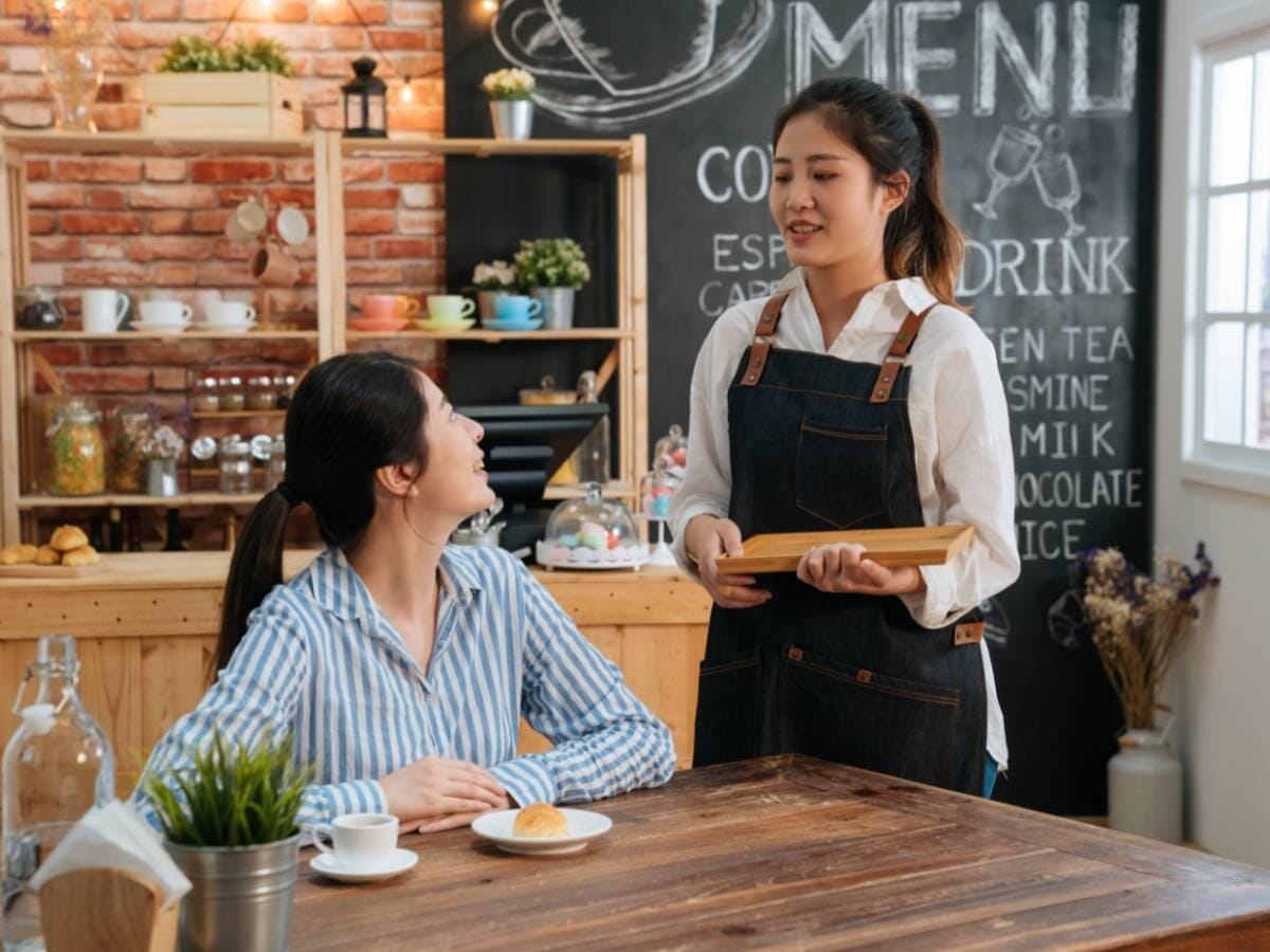 How Solo Dining Can Help Your Restaurant