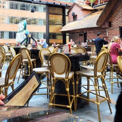 Bamboo-look Aluminum Frame Bar Stool with Textilene Seat and Back