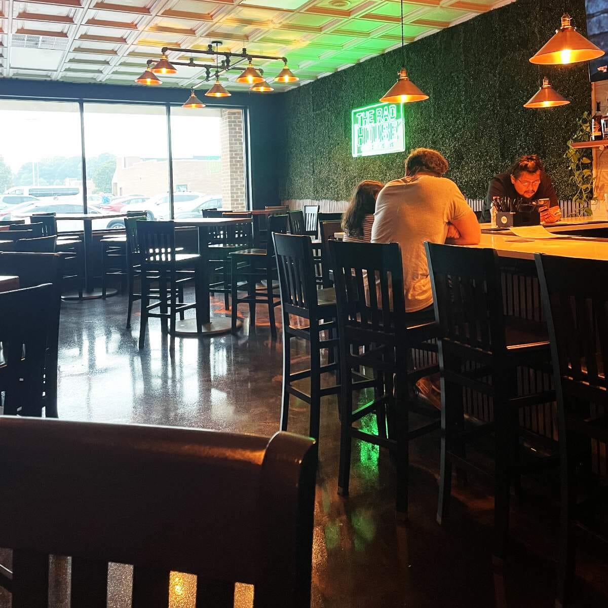 Black Curved Back Commercial Bar Stool