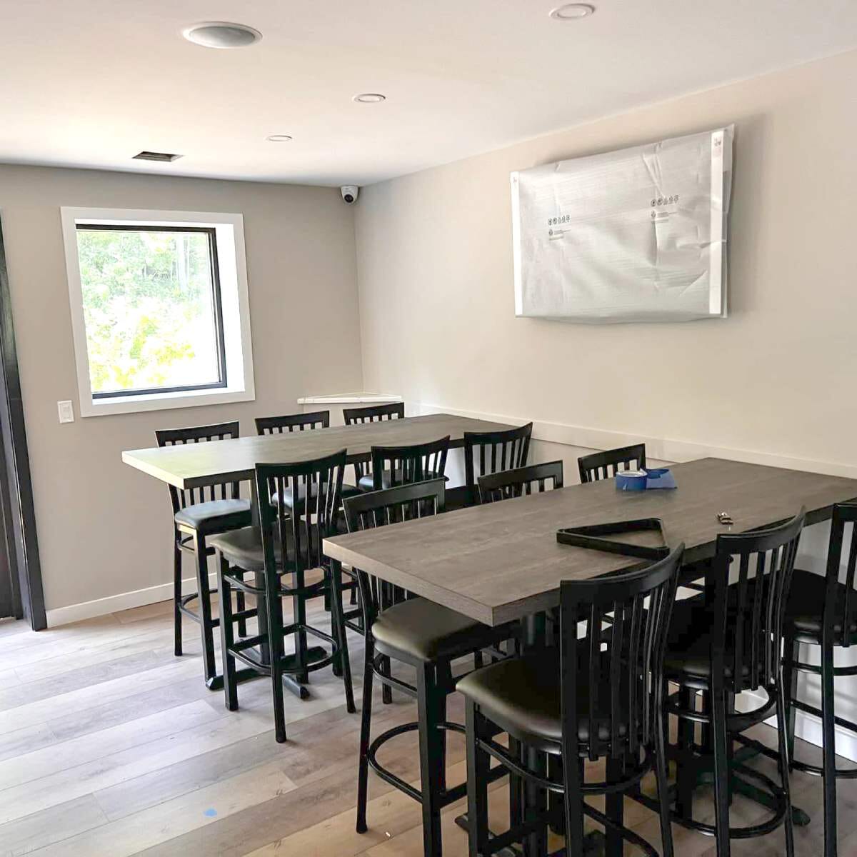 Black Steel Vertical-Back Restaurant Bar Stool with Upholstered Seat