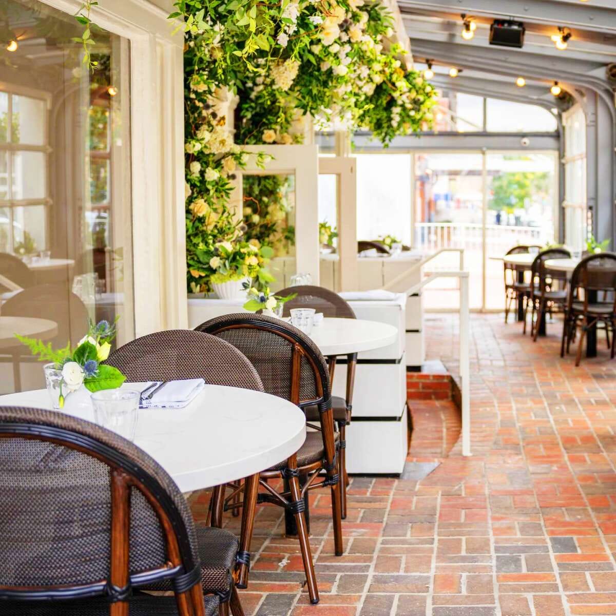 Stackable Synthetic Bamboo & Textilene Mesh Restaurant Outdoor Chair