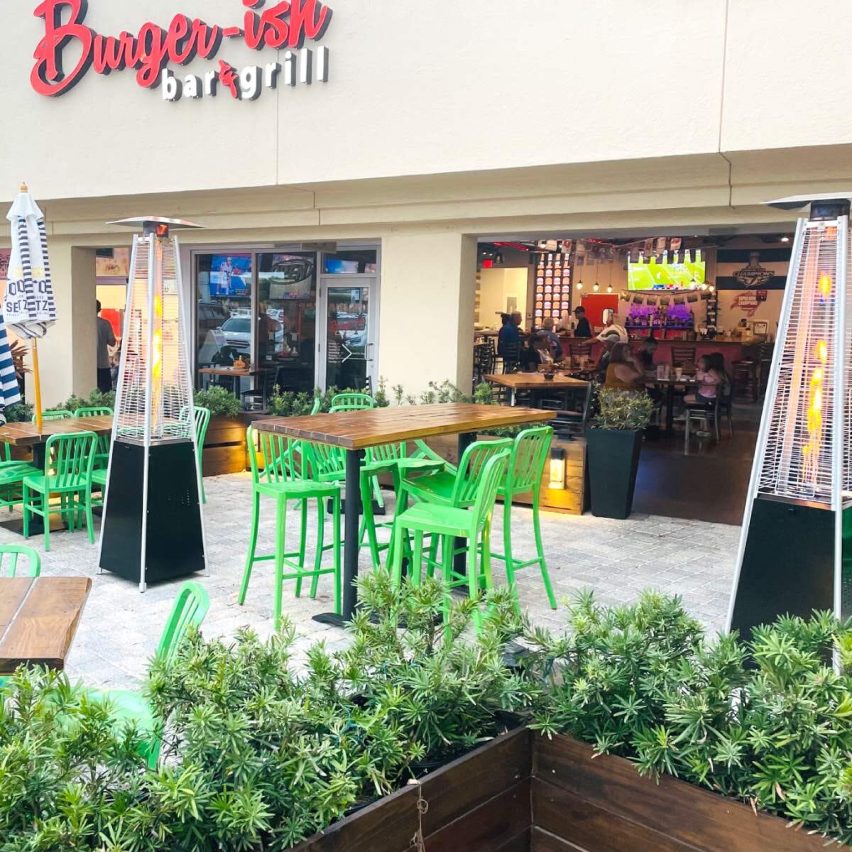 Outdoor Navy-Style Vertical-Back Commercial Barstool in Green