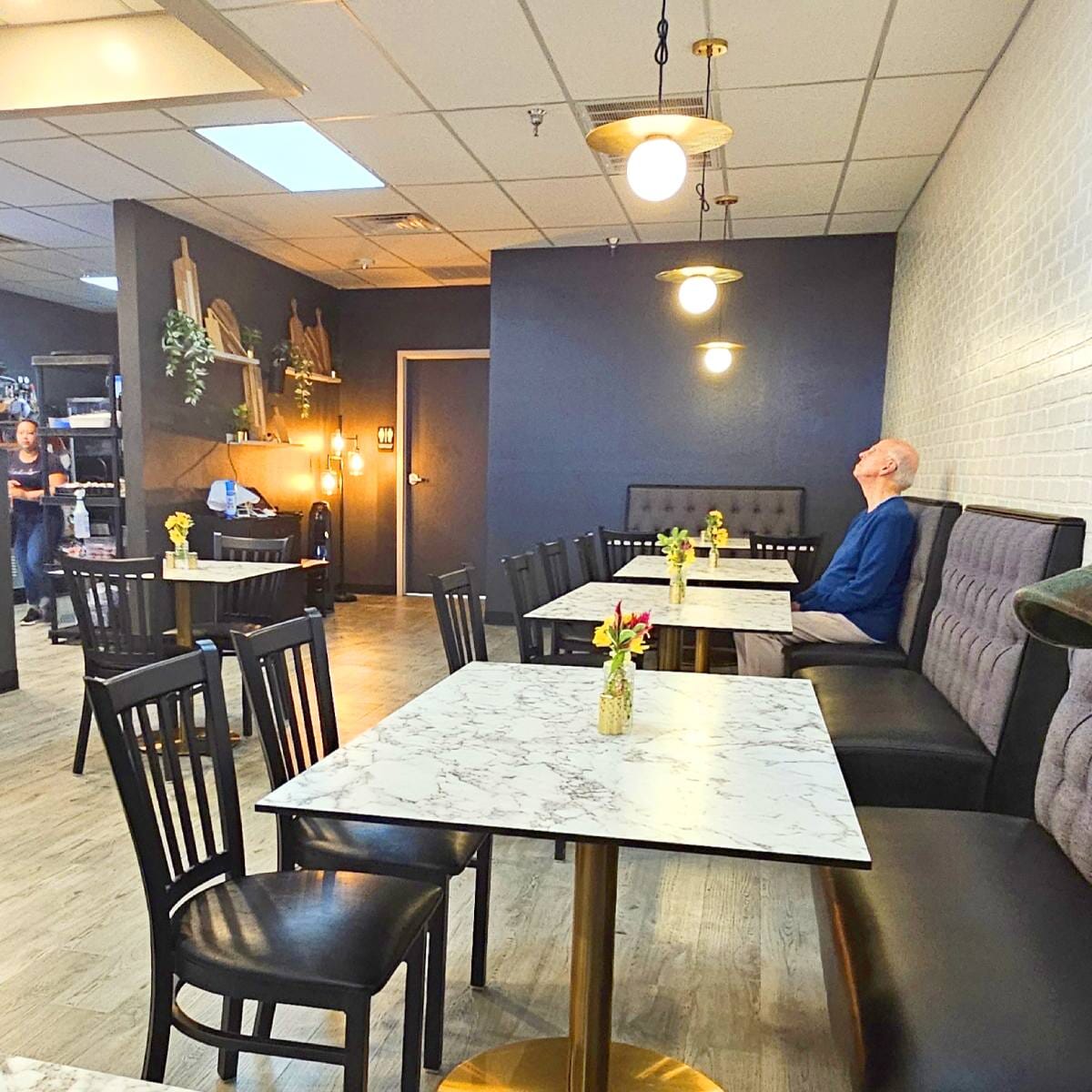 High-Pressure Laminate Restaurant Table Top in Carrera Ice