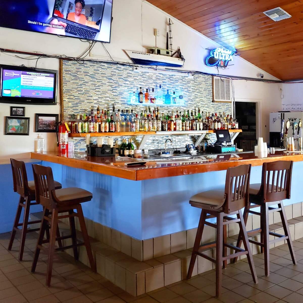 Solid Wood Schoolhouse Restaurant Bar Stool in Dark Mahogany With Swivel Seat