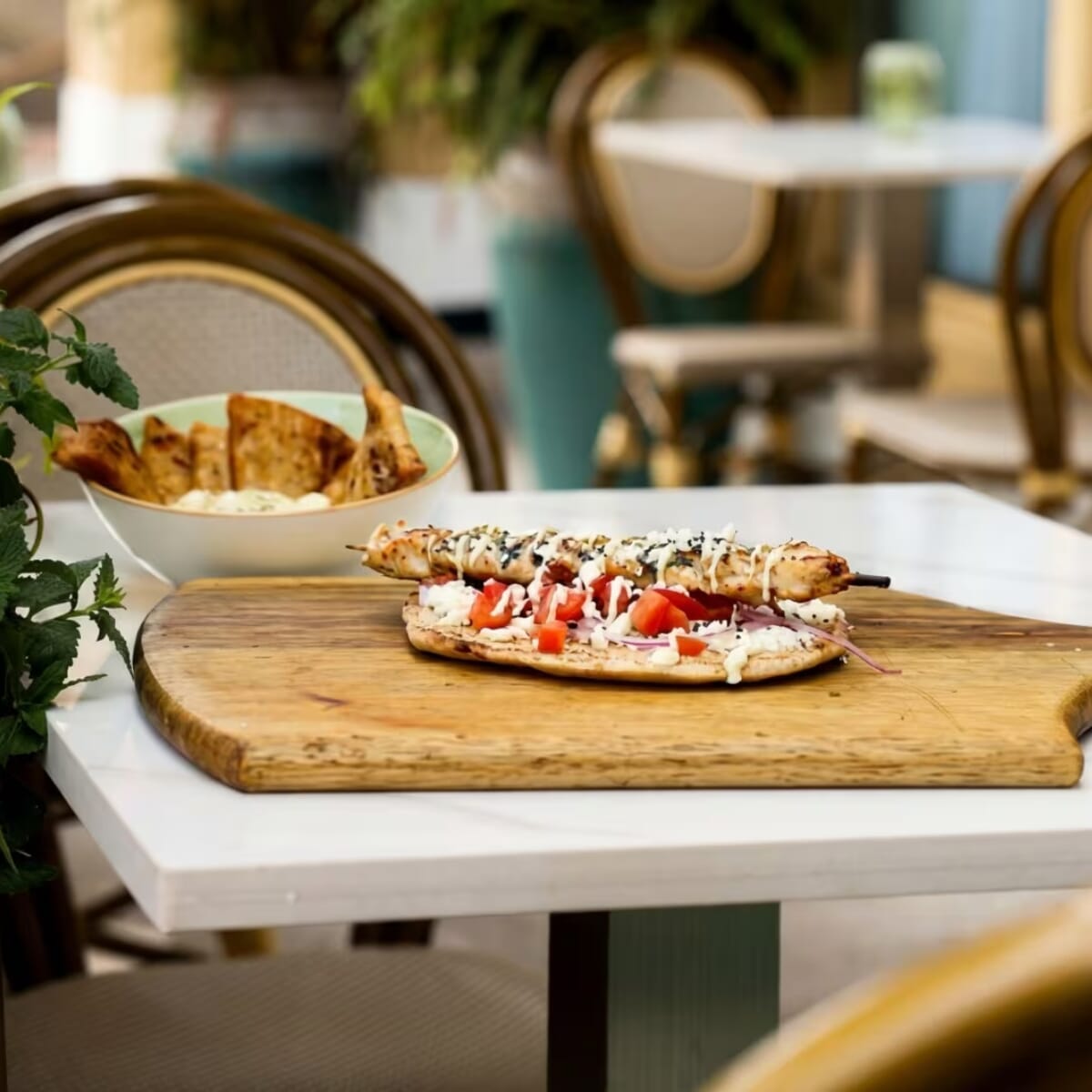 Economy Sintered Stone Restaurant Table Top in White with Amber Veins
