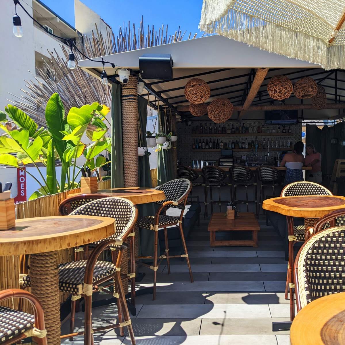 Outdoor Aluminum Brown Bamboo-Look Restaurant Bar Stool with Arms