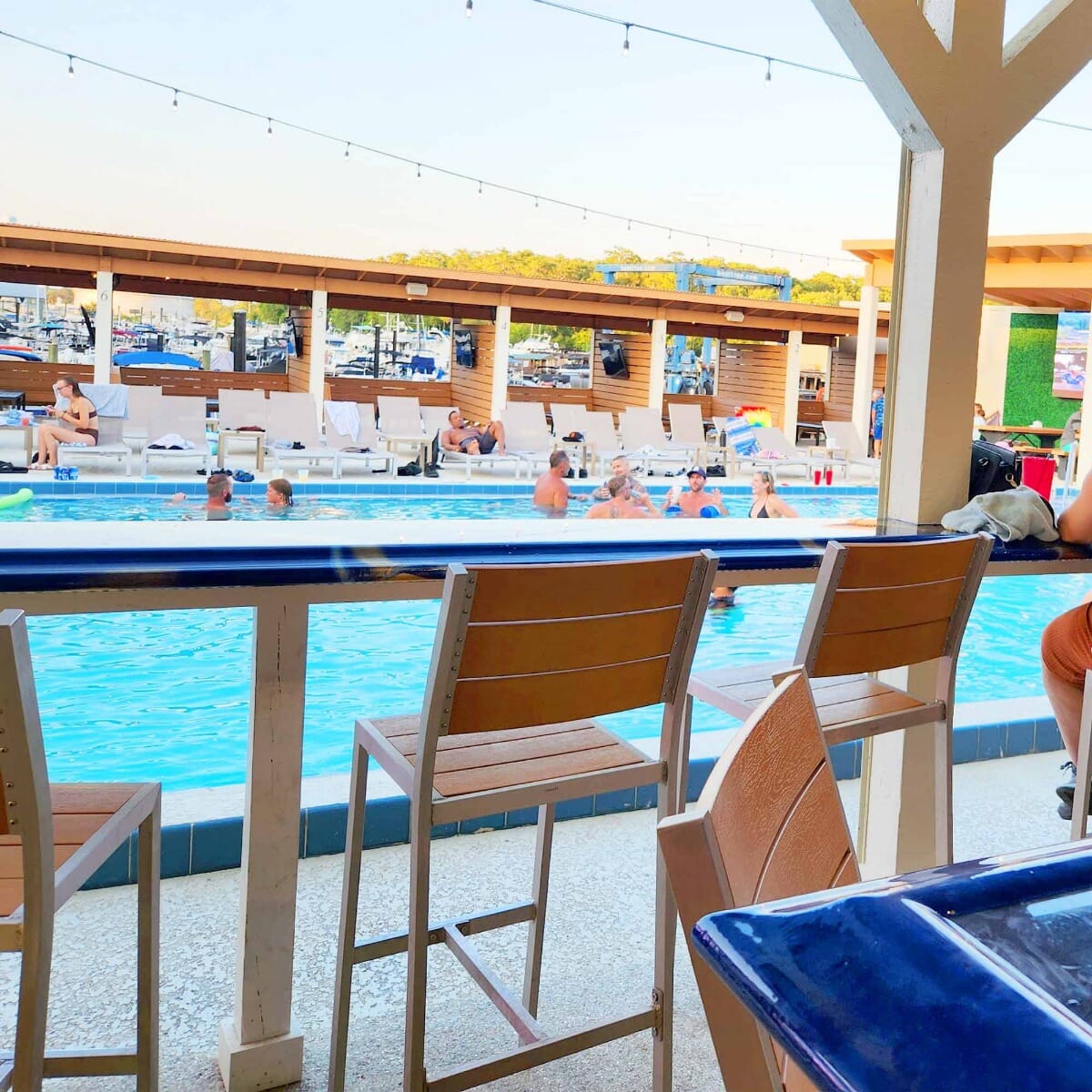 Tan Outdoor Aluminum Restaurant Bar Stool with Synthetic Teak Wood