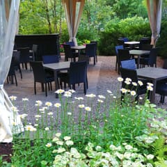 Square-Back Stackable Synthetic Wicker Indoor/Outdoor Restaurant Chair