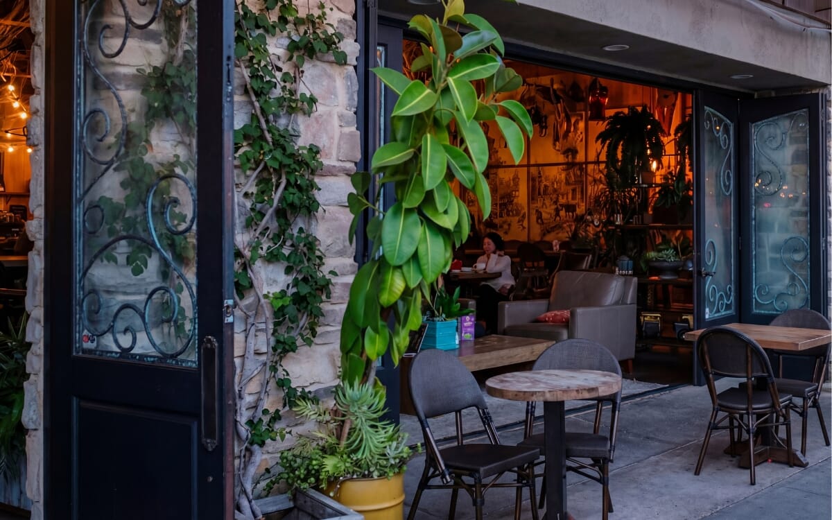 Bon Vivant Market & Café outdoor seating on Glendale Blvd in Los Angeles